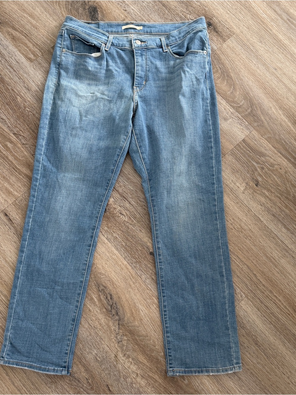 Levi’s classic straight